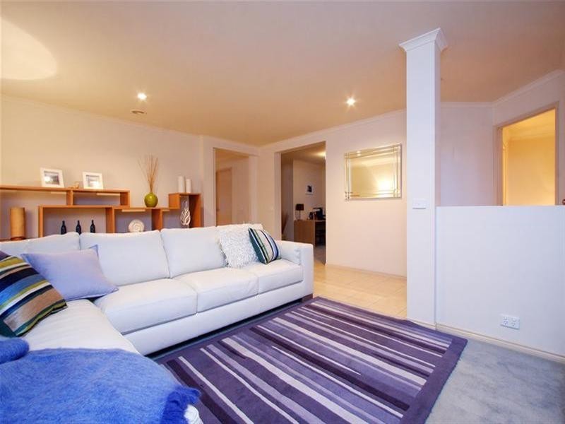 12 Shamrock Drive, Mill Park VIC 3082