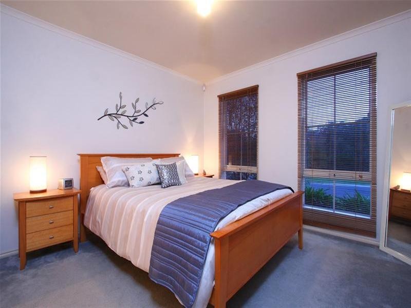 12 Shamrock Drive, Mill Park VIC 3082