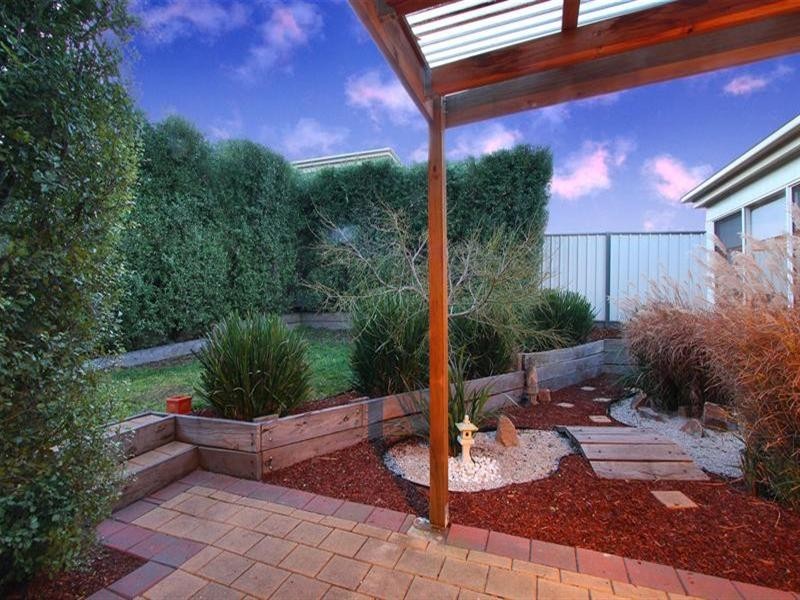 12 Shamrock Drive, Mill Park VIC 3082