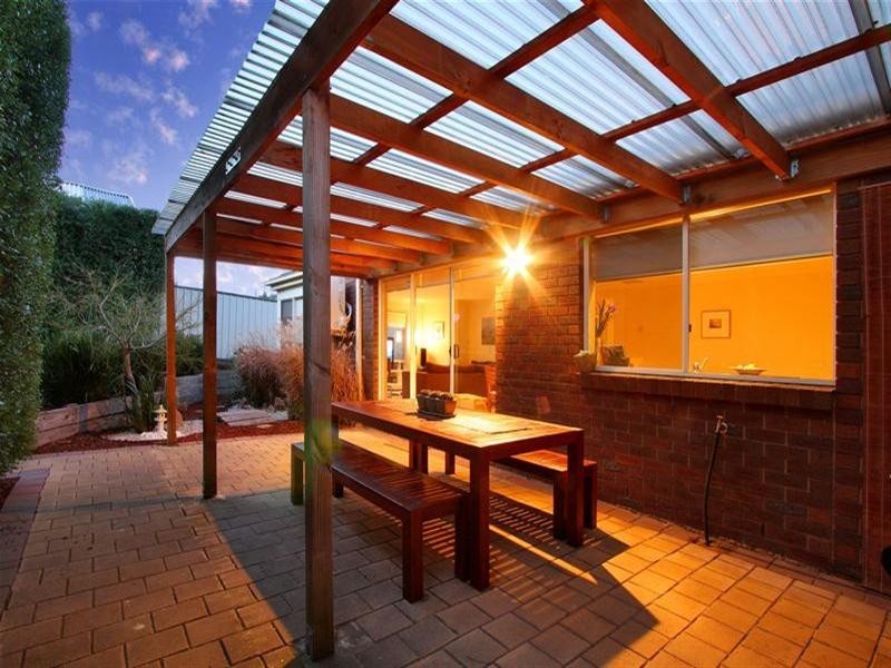 12 Shamrock Drive, Mill Park VIC 3082