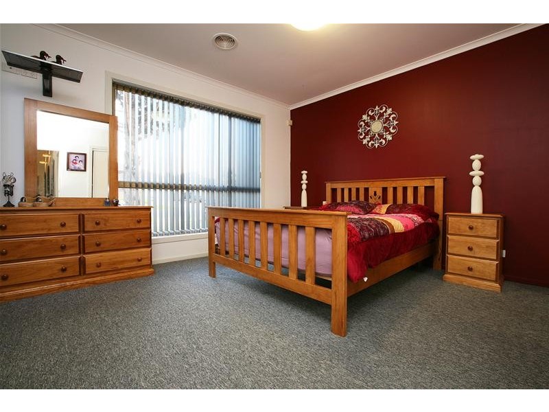 43 Arthur Phillip Way, Mill Park VIC 3082