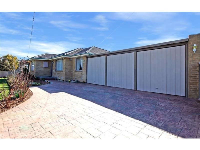 18 Miriam Street, Thomastown VIC 3074