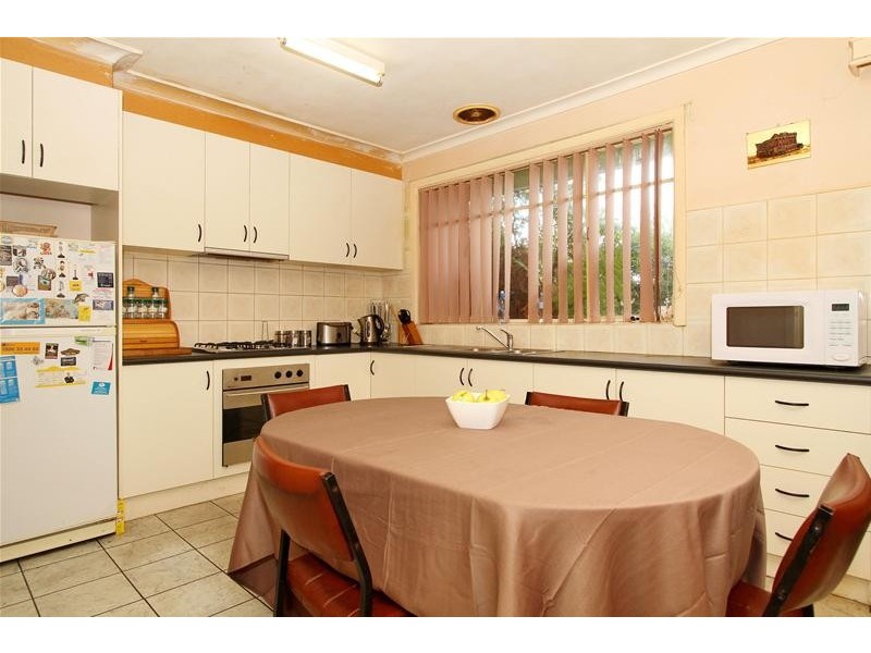 2 Green Avenue, Kingsbury VIC 3083