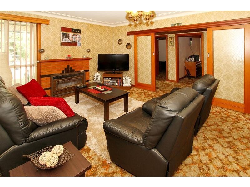 2 Green Avenue, Kingsbury VIC 3083