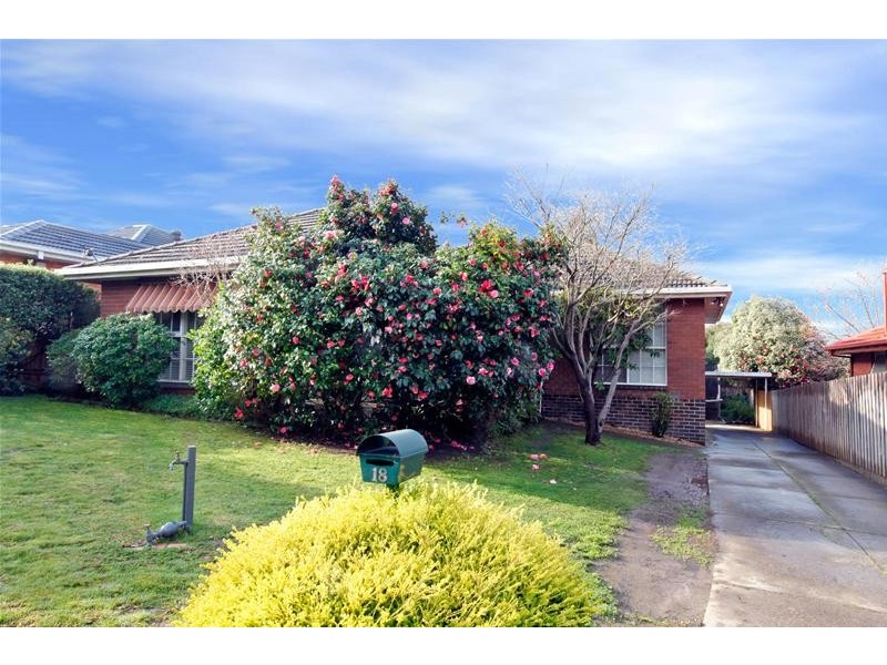 18 Champion Crescent, Bundoora VIC 3083