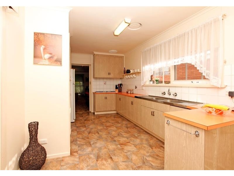 18 Champion Crescent, Bundoora VIC 3083