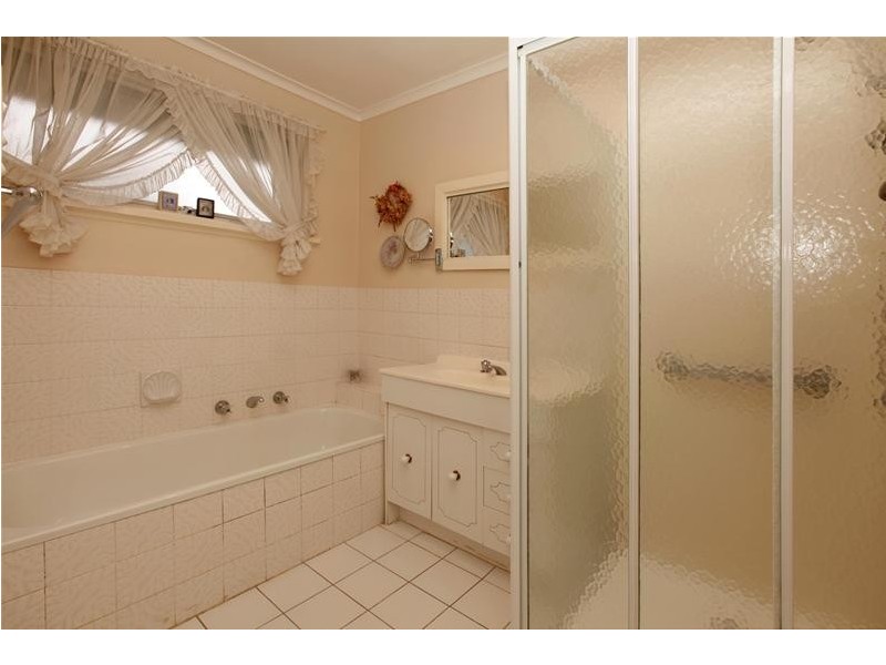 18 Champion Crescent, Bundoora VIC 3083