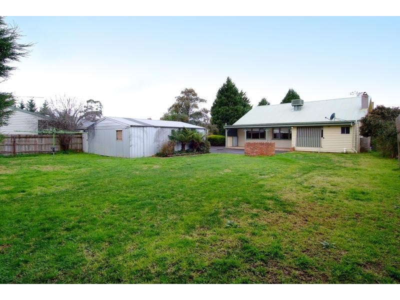 11 Macmeikan Street, Whittlesea VIC 3757
