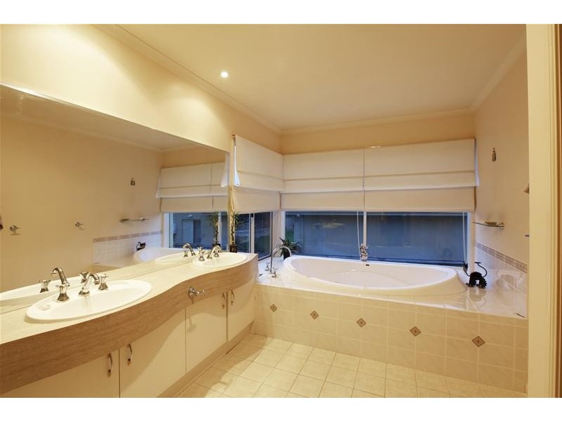 5 Lilly Pilly Avenue, Bundoora VIC 3083