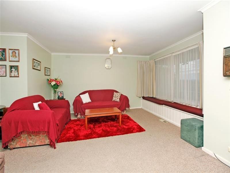 27 Carolyn Crescent, Bundoora VIC 3083