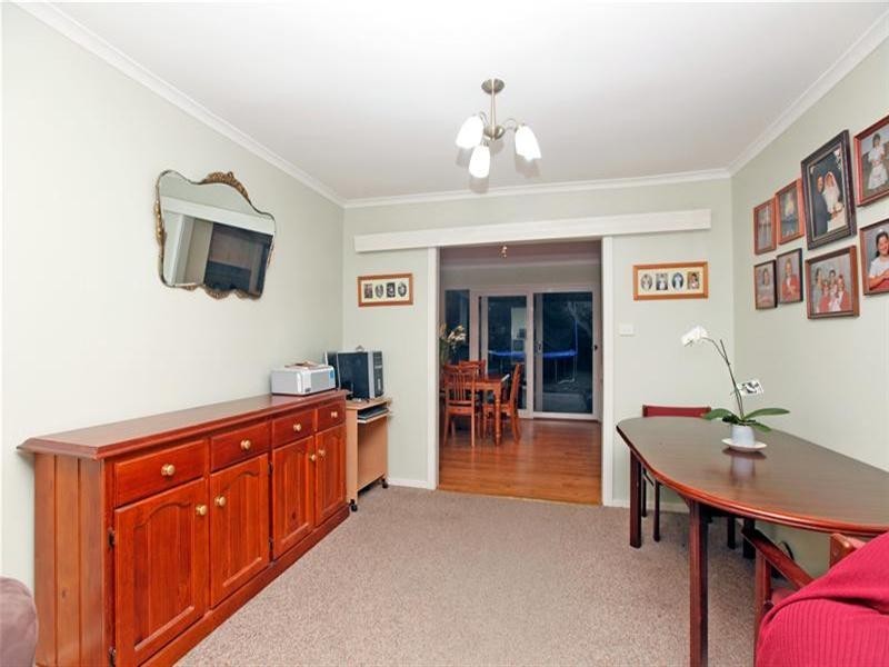 27 Carolyn Crescent, Bundoora VIC 3083