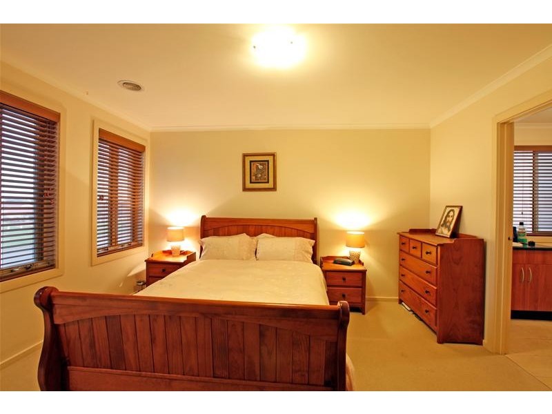 163 The Lakes Boulevard, South Morang VIC 3752