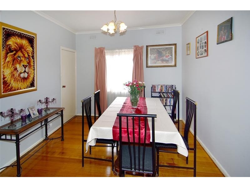 27 Dunne Street, Kingsbury VIC 3083