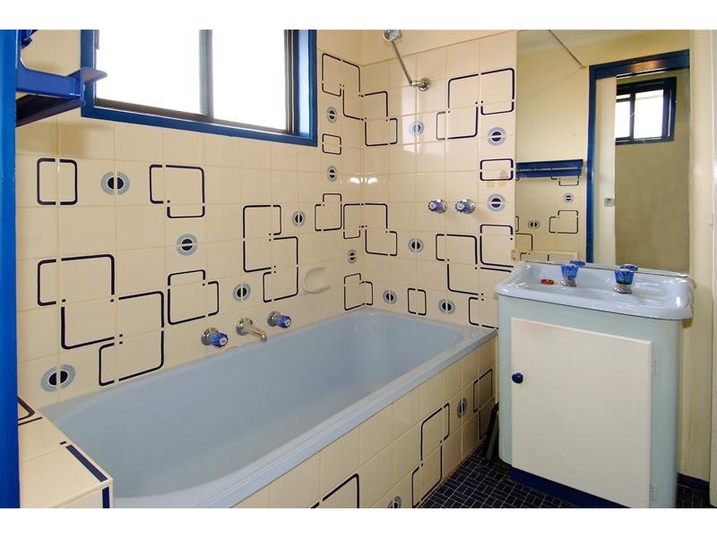 27 Dunne Street, Kingsbury VIC 3083