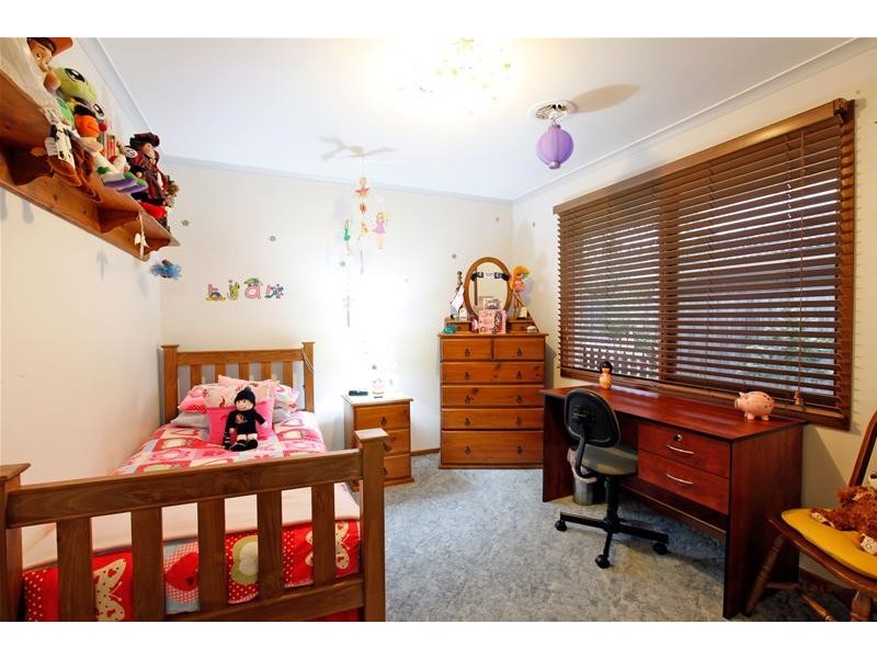 6 Tenterden Place, Mill Park VIC 3082