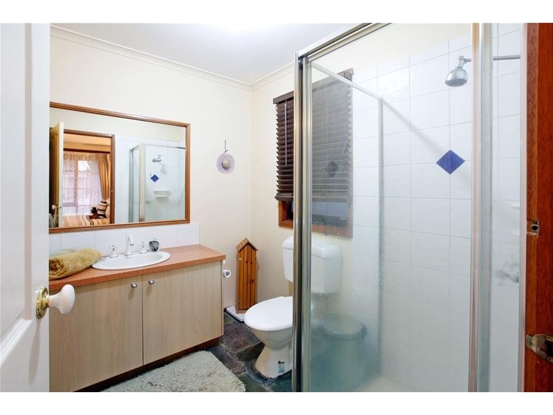 6 Tenterden Place, Mill Park VIC 3082