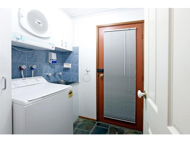 6 Tenterden Place, Mill Park VIC 3082