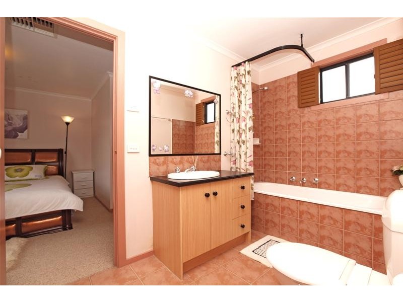 7 Parkhaven Avenue, Kingsbury VIC 3083