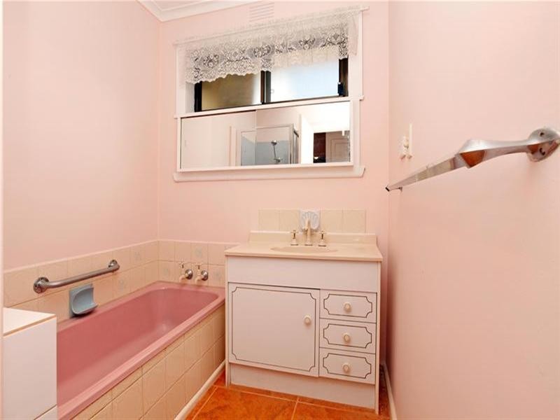 70 Green Avenue, Kingsbury VIC 3083