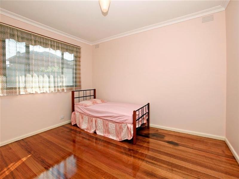 70 Green Avenue, Kingsbury VIC 3083