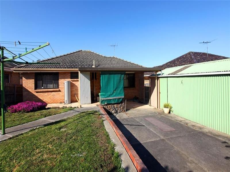 70 Green Avenue, Kingsbury VIC 3083
