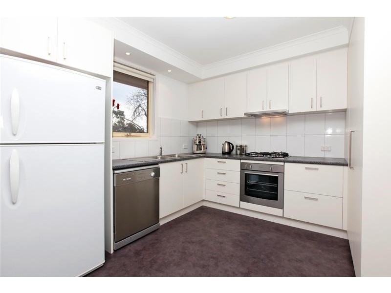 18 Shannon Crescent, Watsonia VIC 3087