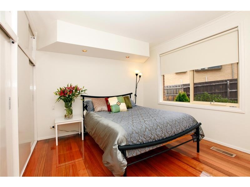 18 Shannon Crescent, Watsonia VIC 3087