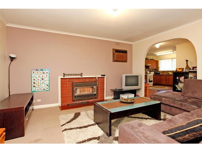 2 Bickley Avenue, Thomastown VIC 3074