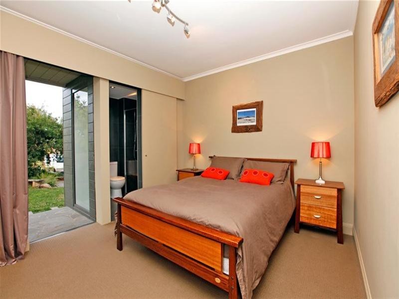 21 Shannon Crescent, Watsonia VIC 3087