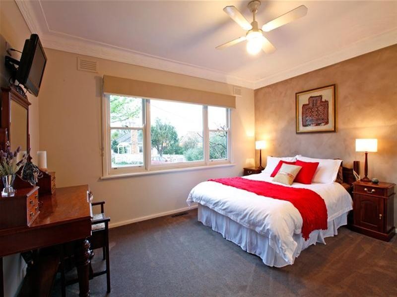 9 Curtis Avenue, Watsonia VIC 3087