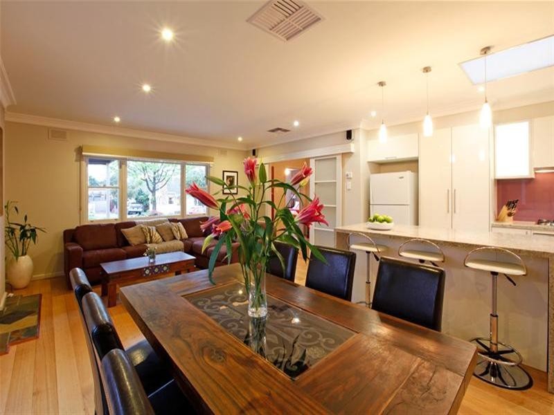 9 Curtis Avenue, Watsonia VIC 3087