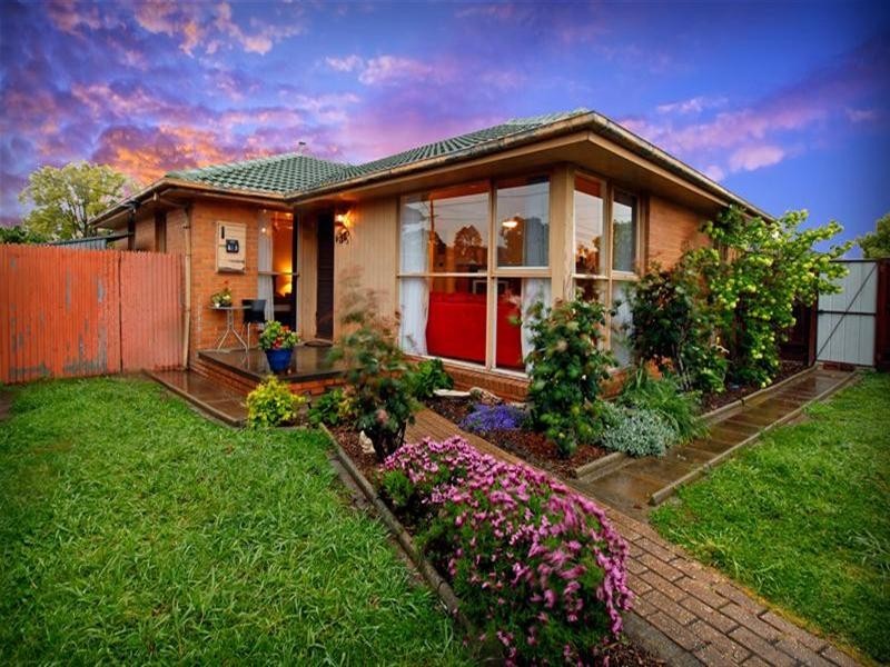 18 Maple Grove, Bundoora VIC 3083