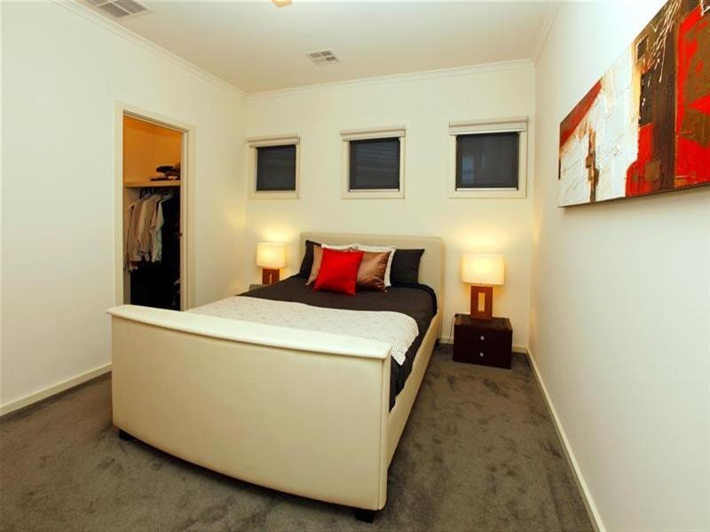 2/31 Sanctuary Drive, Bundoora VIC 3083