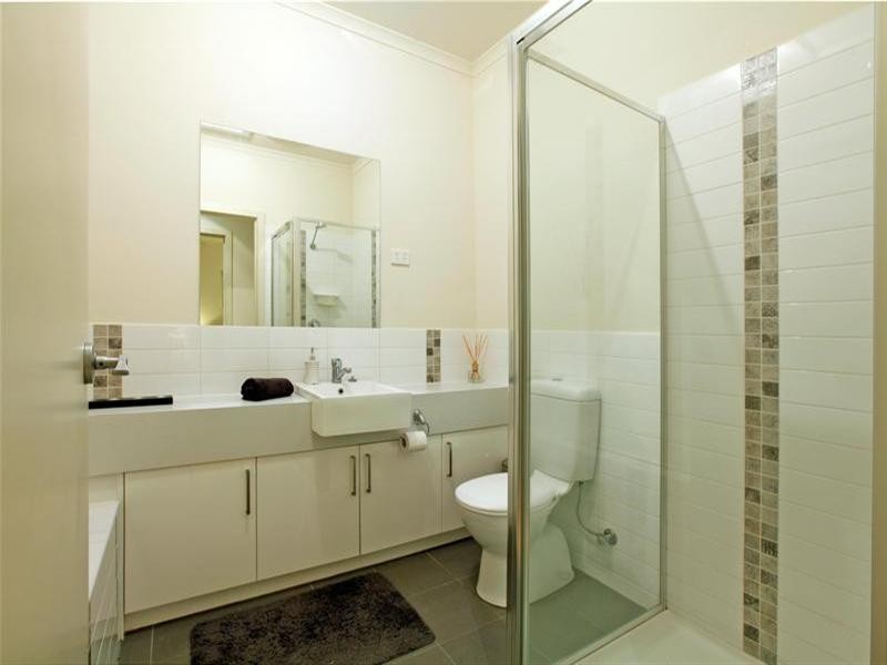 2/31 Sanctuary Drive, Bundoora VIC 3083
