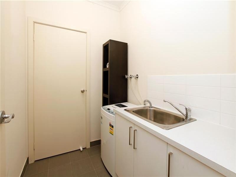 2/31 Sanctuary Drive, Bundoora VIC 3083