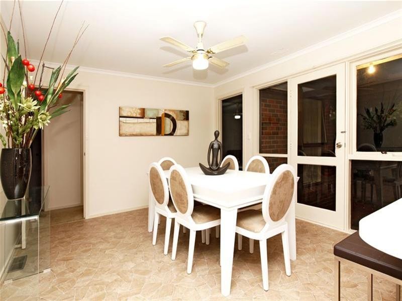 42 Blackman Avenue, Mill Park VIC 3082