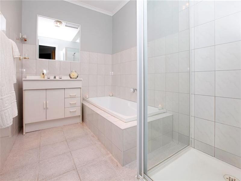 11/18-20 Norris Crescent, Bundoora VIC 3083