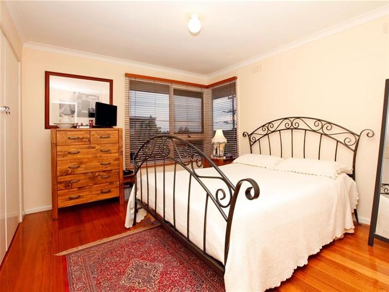 46 Green Avenue, Kingsbury VIC 3083