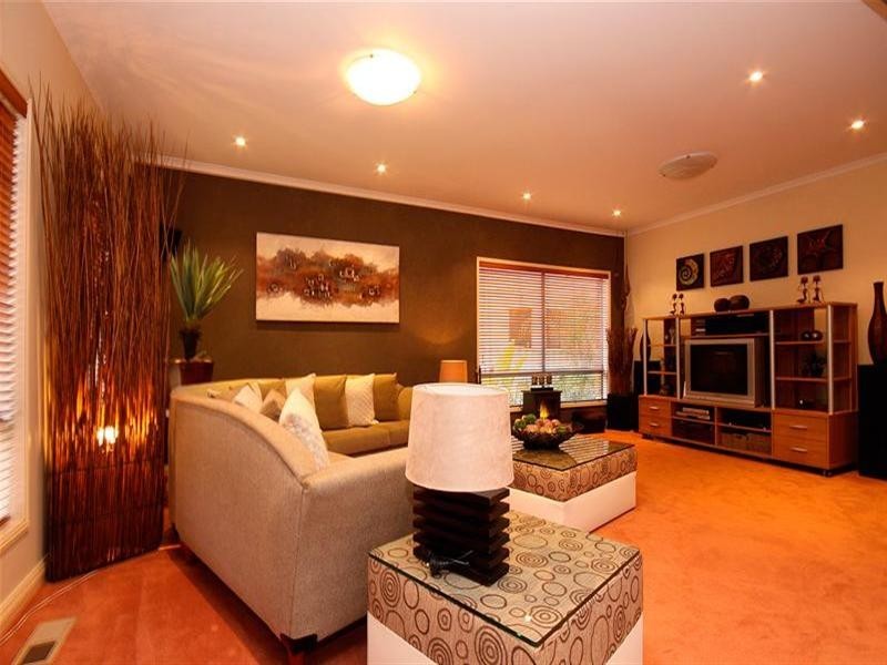 4 Riley Drive, Mill Park VIC 3082