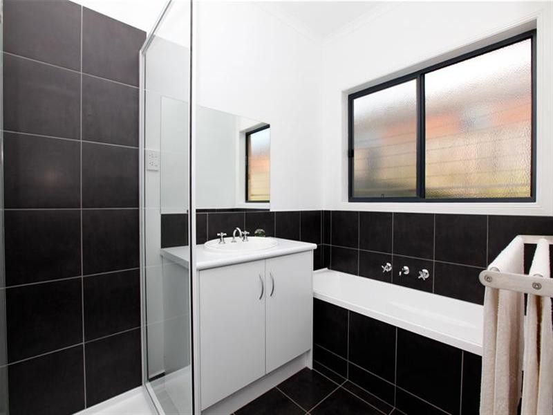 4 Scarlet Drive, Bundoora VIC 3083