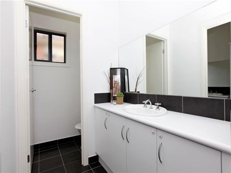 4 Scarlet Drive, Bundoora VIC 3083