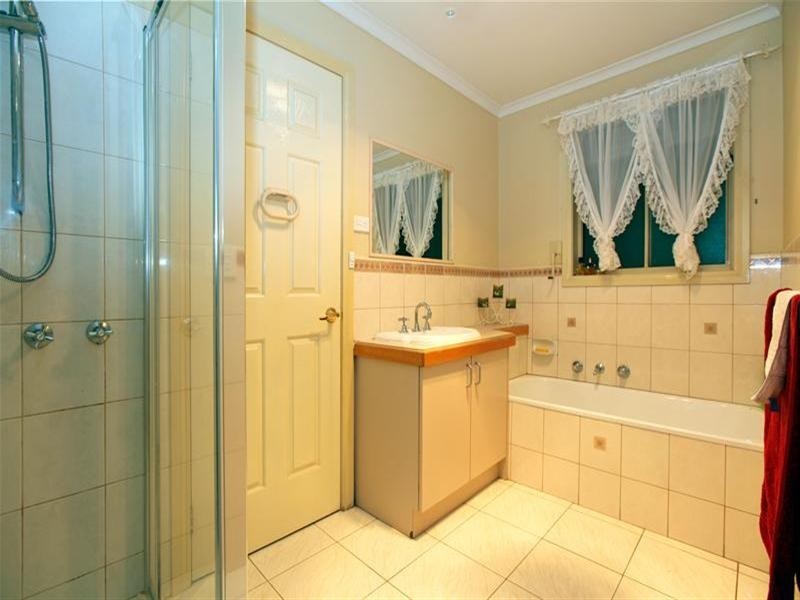 26 Hawkes Drive, Mill Park VIC 3082