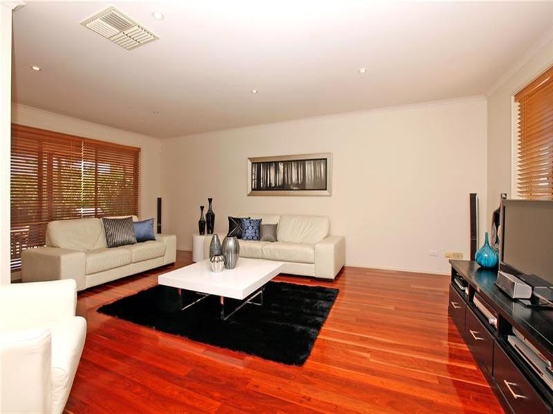 2 Clayton Court, Mill Park VIC 3082