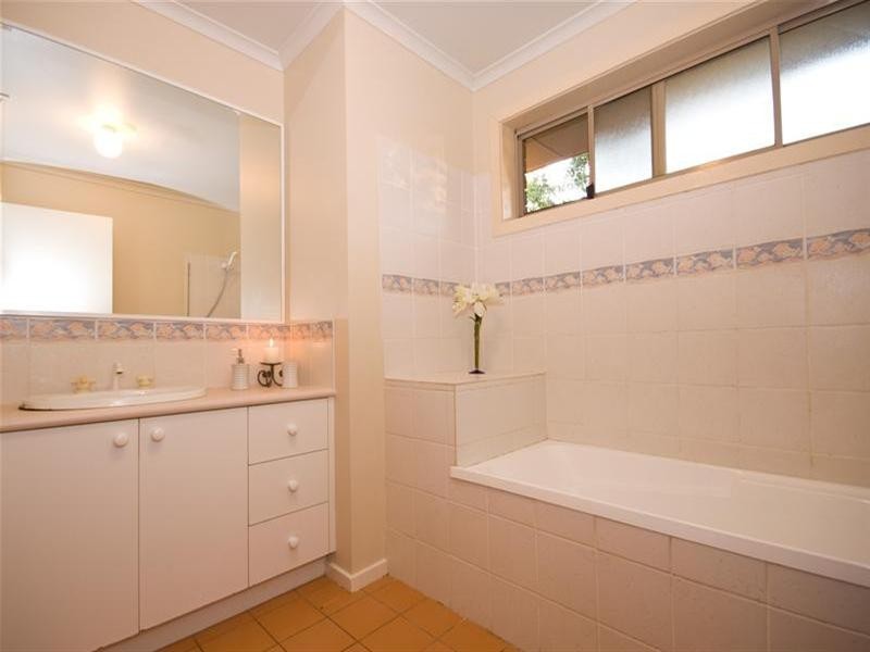 42 Josef Avenue, Bundoora VIC 3083