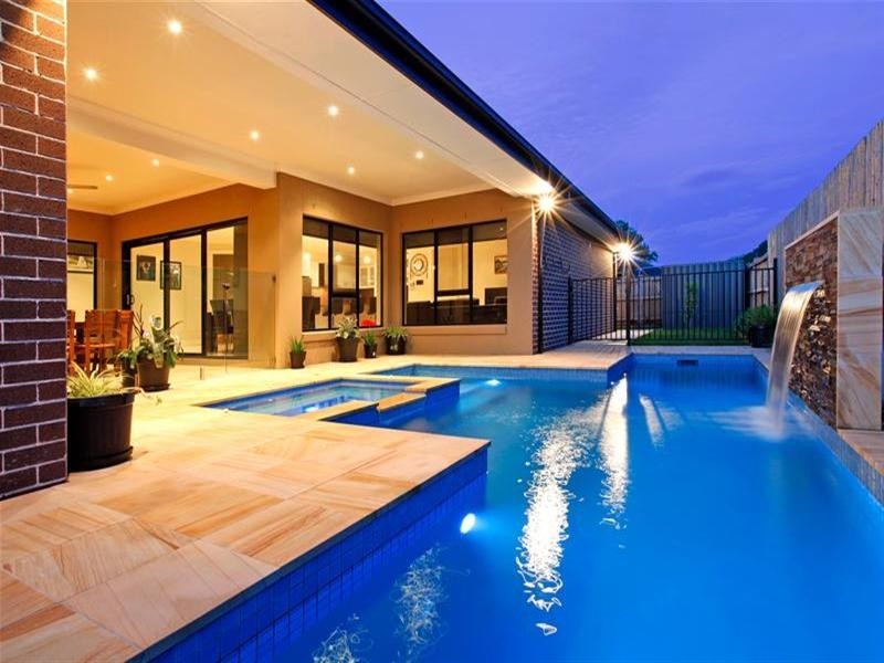 19 Saintly Drive, South Morang VIC 3752