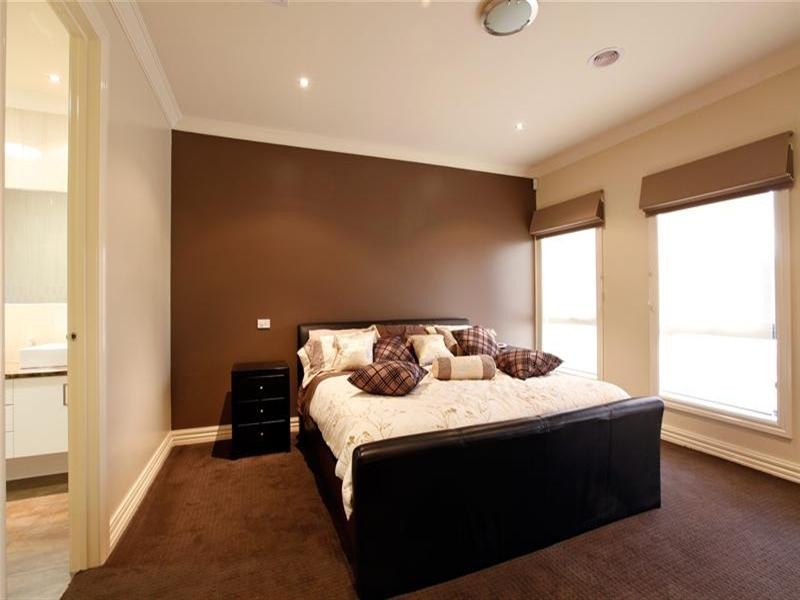 19 Saintly Drive, South Morang VIC 3752