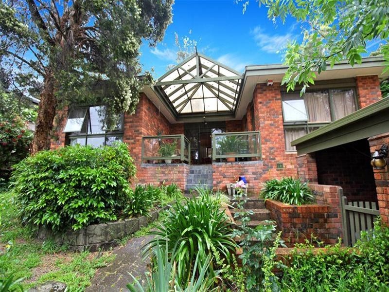 11 Valley Road, Research VIC 3095