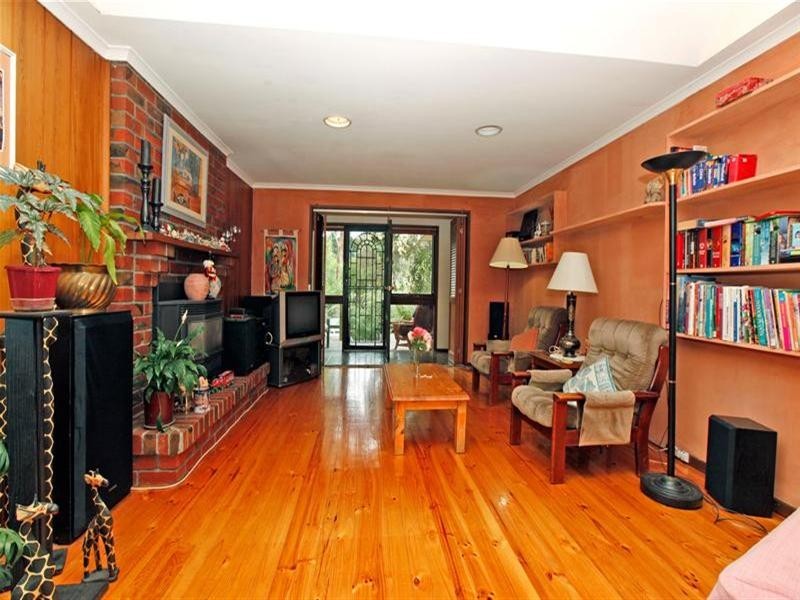 11 Valley Road, Research VIC 3095