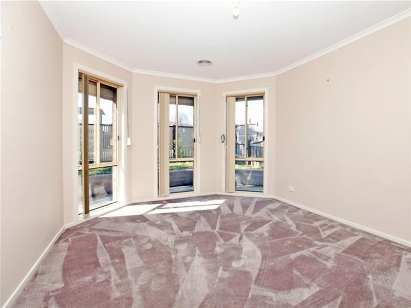 143 Dunne Street, Kingsbury VIC 3083