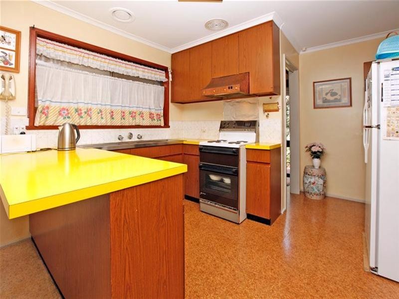 34 Sandhurst Crescent, Bundoora VIC 3083